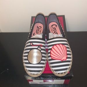 Gently Worn Summer Flat!